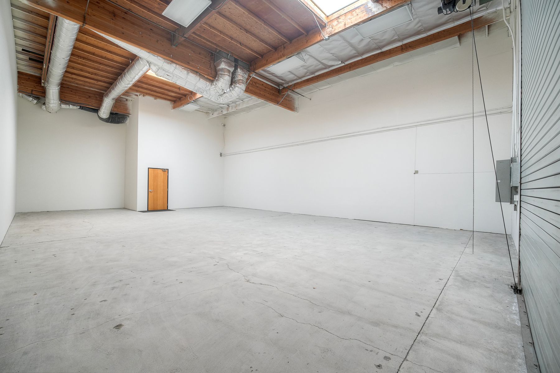 1195 Linda Vista Dr, San Marcos, CA à vendre Photo de l’immeuble– Image 1 sur 9