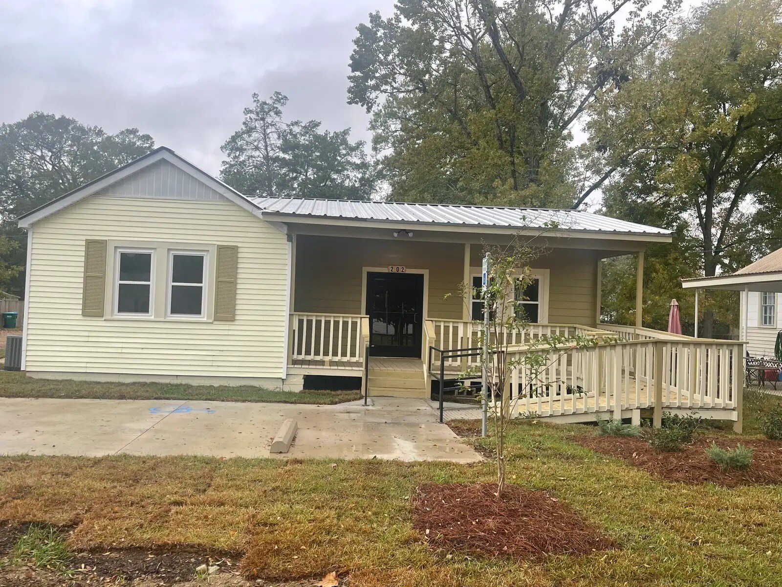 202 Capitol St, Denham Springs, LA à vendre Photo principale– Image 1 sur 7
