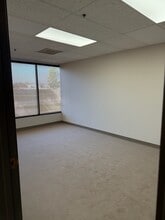 2140 Eastman Ave, Ventura, CA à louer Photo intérieure– Image 2 sur 8