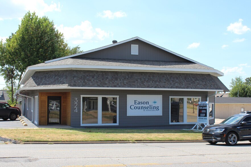 324 N 2nd St, Rogers, AR à louer - Photo de l’immeuble – Image 2 sur 3