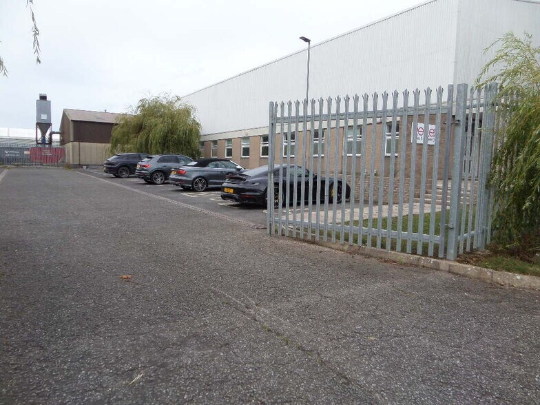 Cheapside, Bridgend à louer - Photo de l’immeuble – Image 2 sur 9