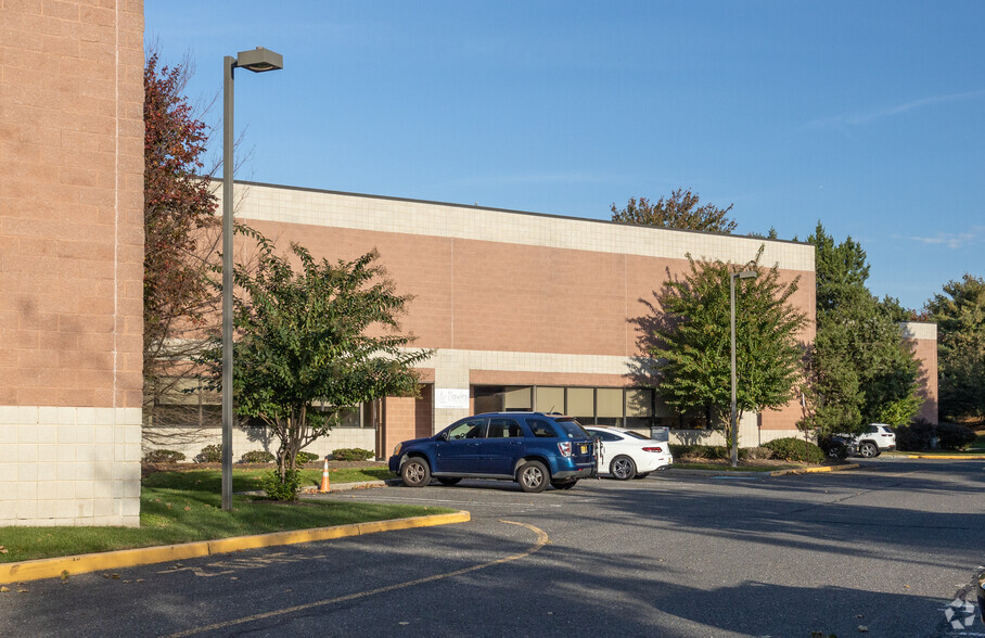 1750 Brielle Ave, Ocean, NJ à louer - Photo principale – Image 1 sur 12