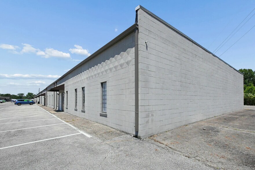 3723-3871 April Ln, Columbus, OH à louer - Photo de l’immeuble – Image 3 sur 19