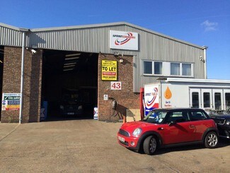 Plus de détails pour 37-43 Laker Rd, Rochester - Industriel/Logistique à louer