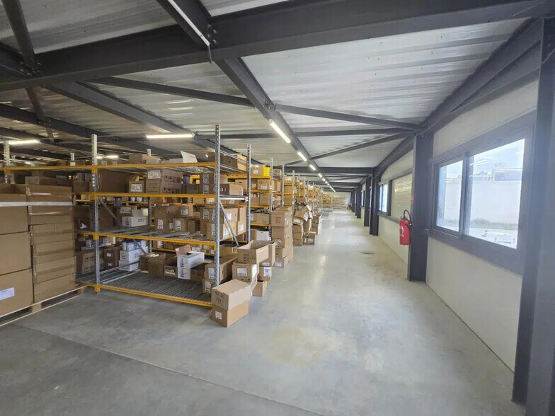 Industriel/Logistique dans La Garde à louer - Photo de l’immeuble – Image 2 sur 9