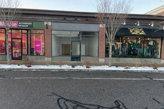 16-38 Nathan Ellis Hwy, Mashpee, MA à louer Photo intérieure– Image 1 sur 4