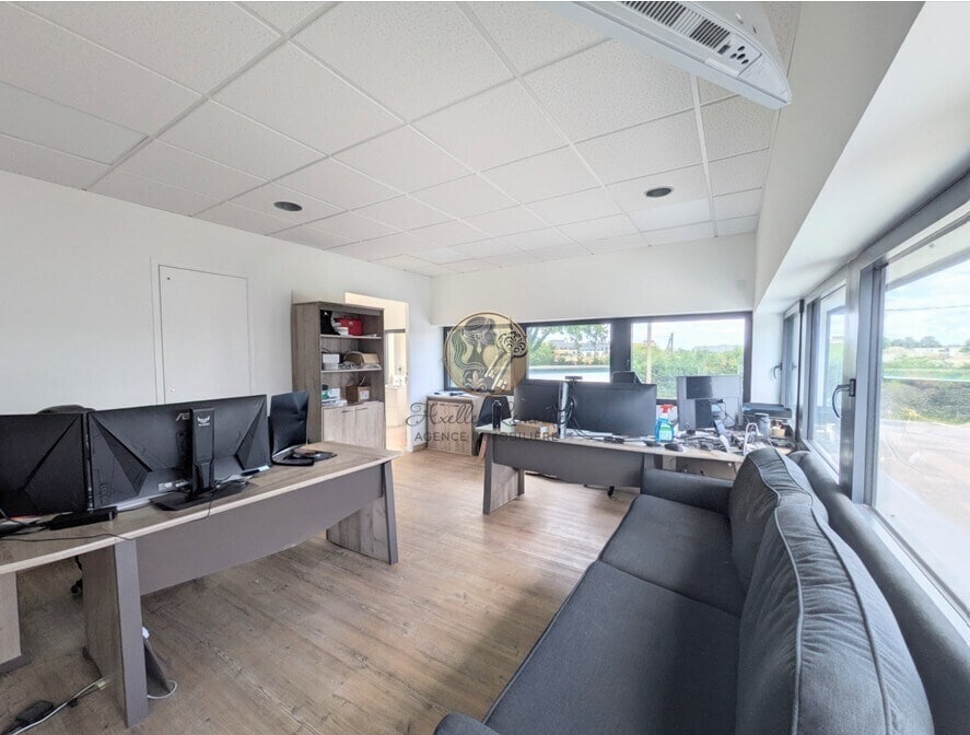 25 Rue Du Lyonnais, Saint-Priest, RHO 69800 - Lot Lot 1 -  - Photo intérieure - Image 1 of 10