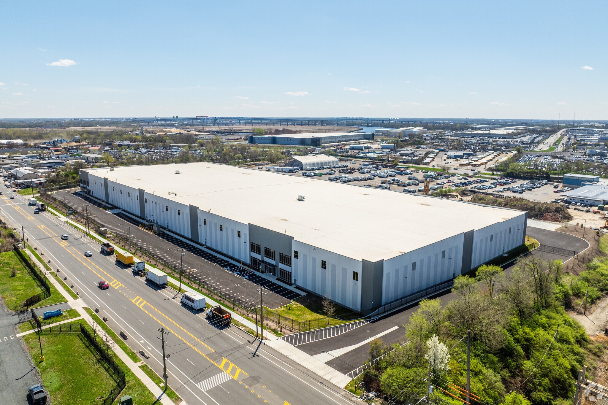 3060 S 61st St, Philadelphia, PA à louer Photo principale– Image 1 sur 4