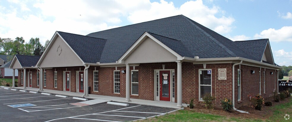 9695 Lebanon Rd, Mount Juliet, TN à louer - Photo de l’immeuble – Image 2 sur 2