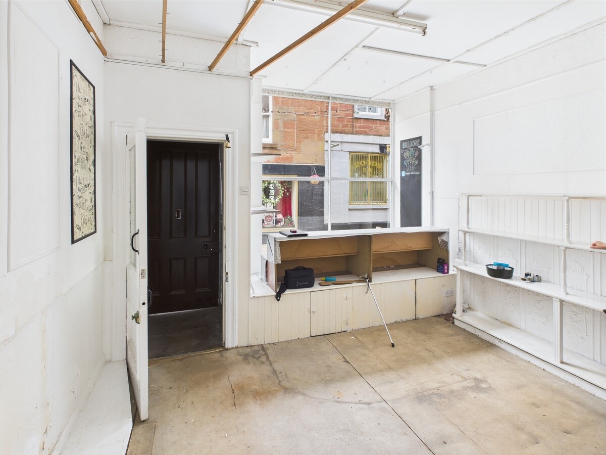 19 Roods, Kirriemuir, ANS DD8 4EZ - Lot Shop - - Photo intérieure - Image 2 of 2