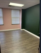 103 E State St, Mason City, IA à louer Photo intérieure– Image 2 sur 2