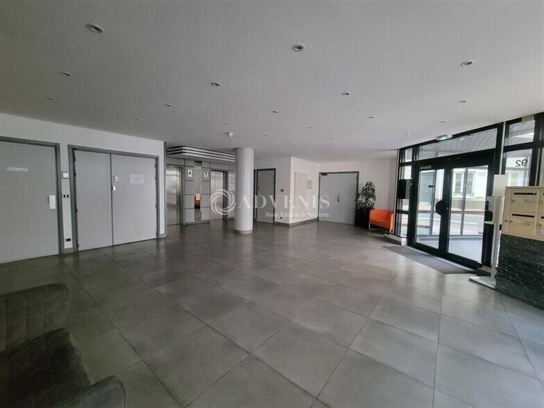92 Rue Edouard Vaillant, Levallois-Perret à vendre - Hall d’entrée – Image 2 sur 11