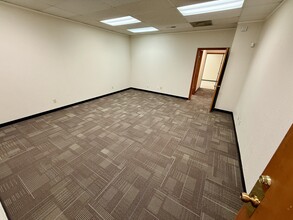 1300 W Koenig Ln, Austin, TX à louer Photo intérieure– Image 1 sur 6