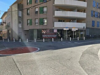 Plus de détails pour Local commercial à louer