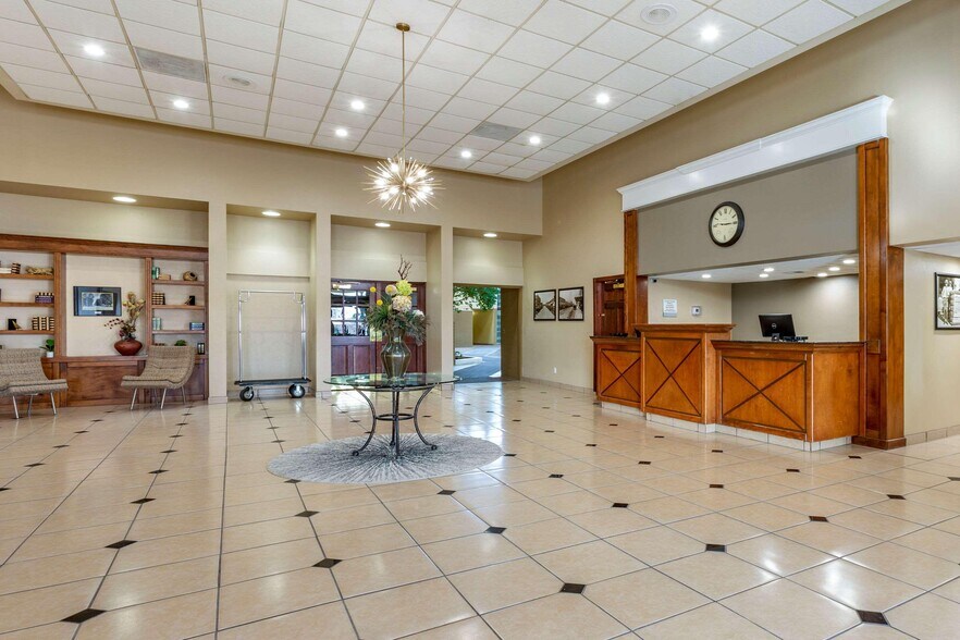 2000 N Main St, Roswell, NM à vendre - Photo de l’immeuble – Image 2 sur 9