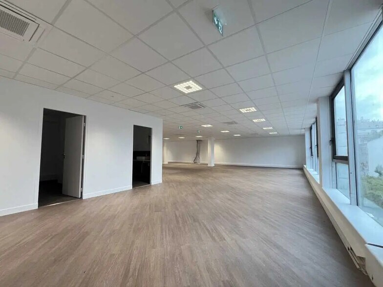 Bureau dans Boulogne-Billancourt à louer - Photo de l’immeuble – Image 3 sur 10