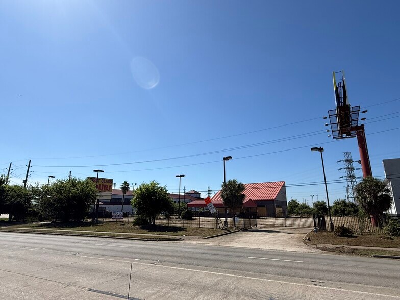 Farm to Market 1960 Road, Houston, TX à louer - Photo de l’immeuble – Image 1 sur 17