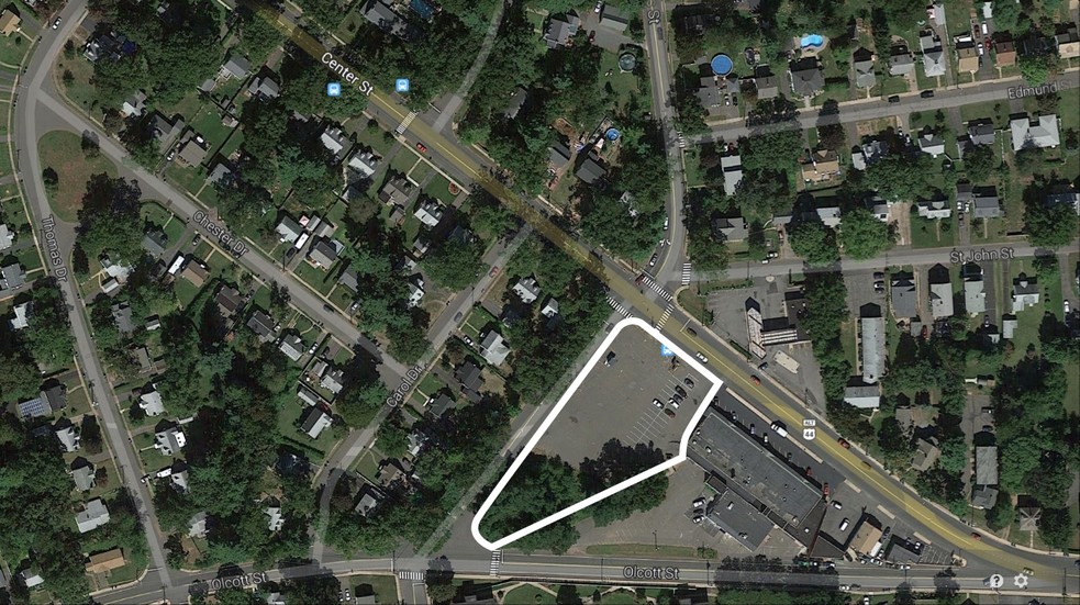 670 Center St, Manchester, CT à louer - Photo principale – Image 1 sur 3