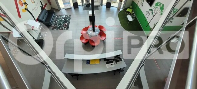 Plus de détails pour Local commercial à louer