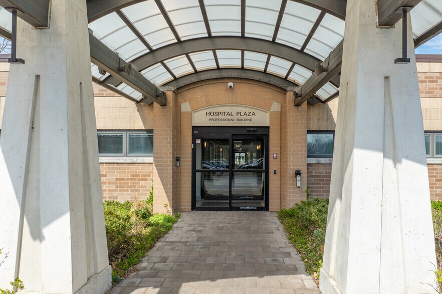 3800 Highland Ave, Downers Grove, IL à vendre - Photo de l’immeuble – Image 3 sur 11