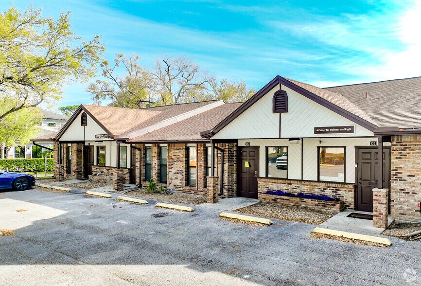 421 Montgomery Rd, Altamonte Springs, FL à vendre - Photo de l’immeuble – Image 1 sur 12