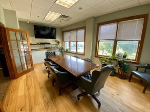 1 Center St, Southington, CT à louer Photo de l’immeuble– Image 2 sur 9