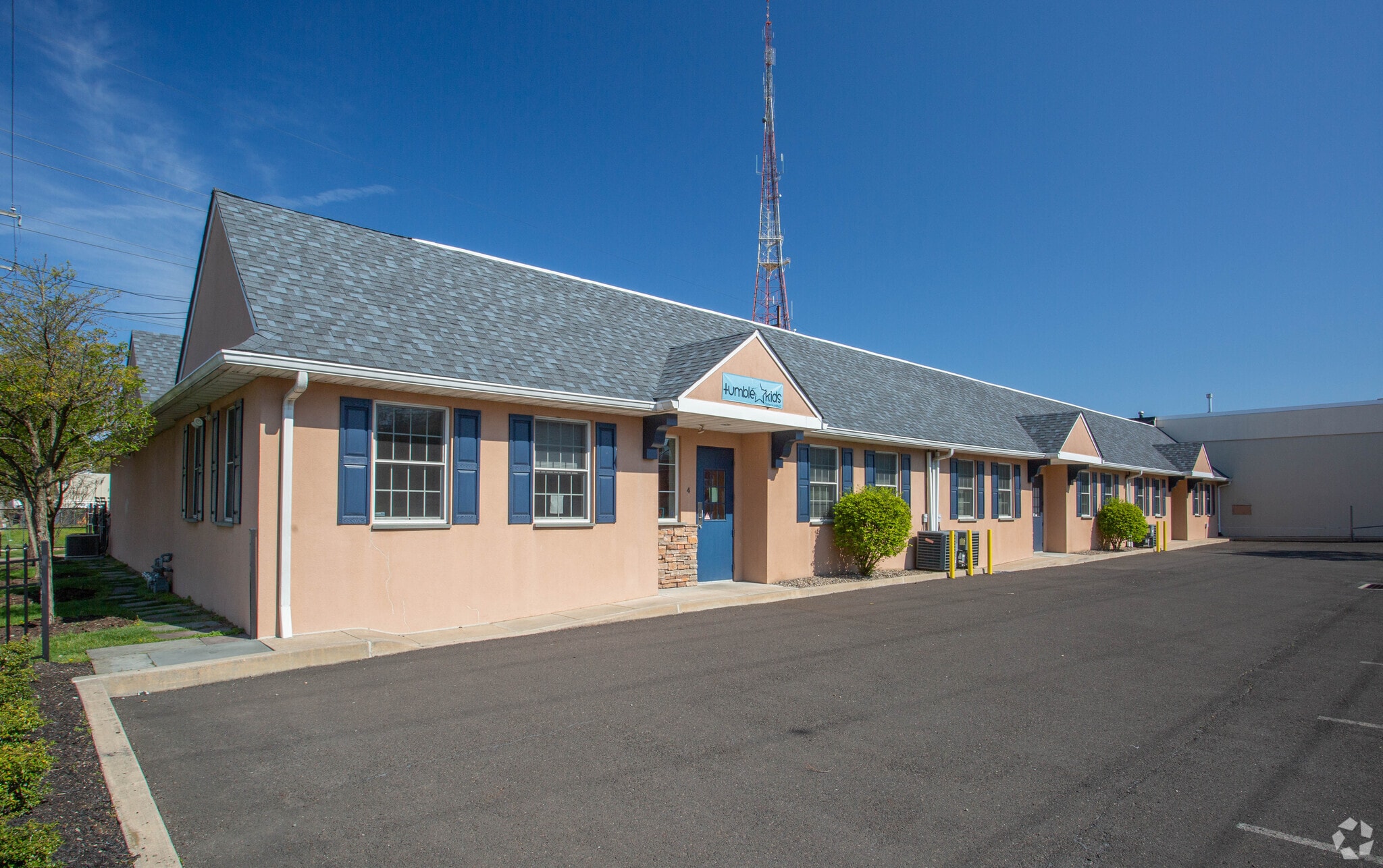 1101 Ivy Hill Rd, Philadelphia, PA à louer Photo principale– Image 1 sur 21