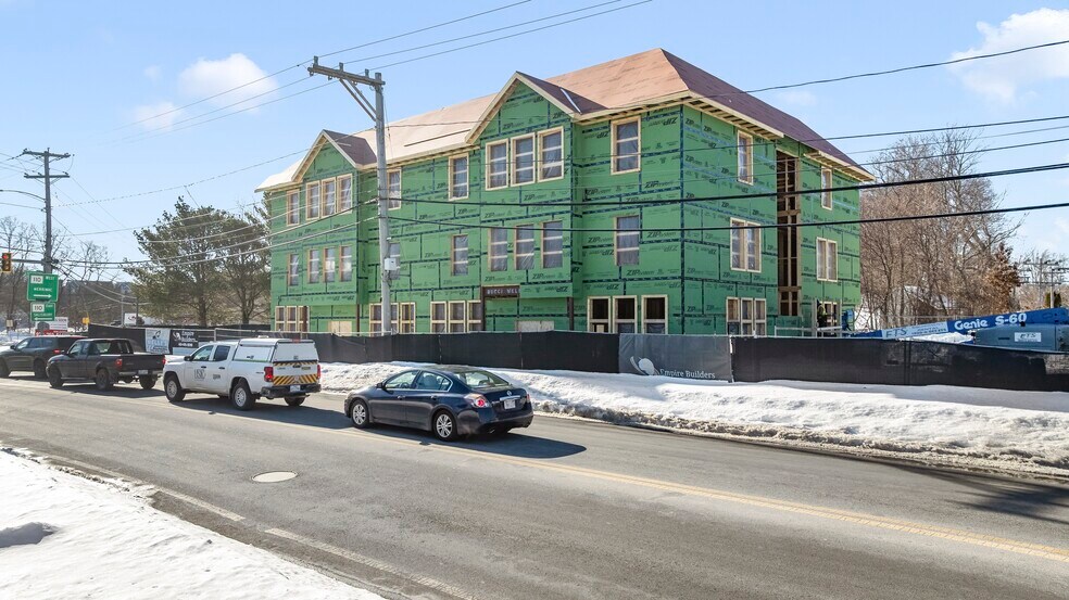 41 Hillside Ave, Amesbury, MA à louer - Photo de l’immeuble – Image 3 sur 13
