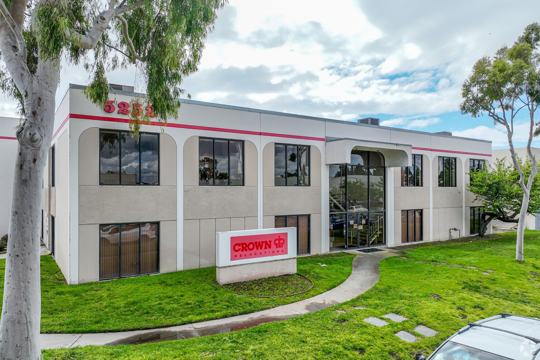 5252 Argosy Ave, Huntington Beach, CA à louer Photo principale– Image 1 sur 11