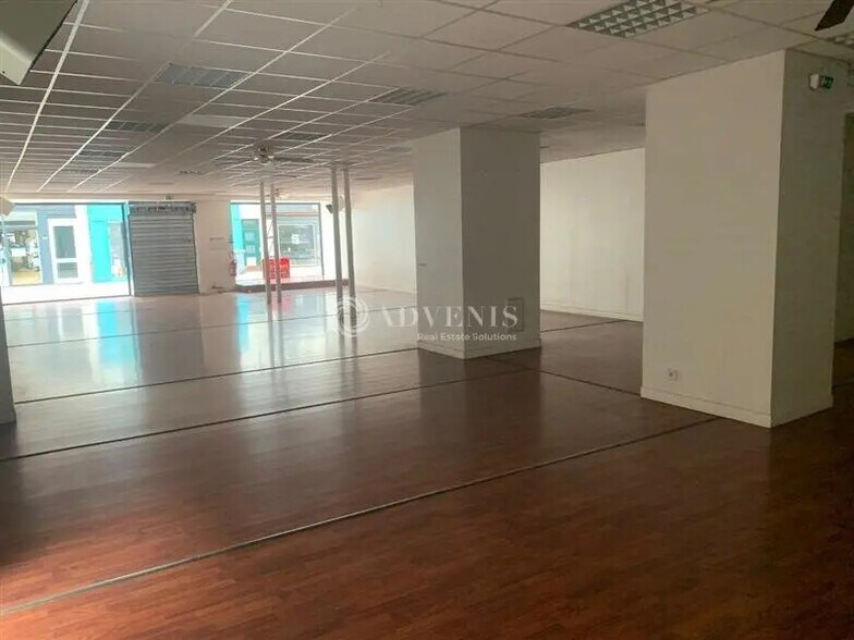 Local commercial dans Vendôme à louer - Photo de l’immeuble – Image 2 sur 5