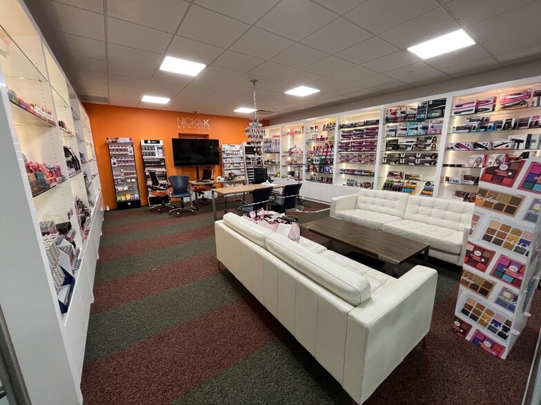 19 Harbor Park Dr, Port Washington, NY à vendre - Photo intérieure – Image 3 sur 31