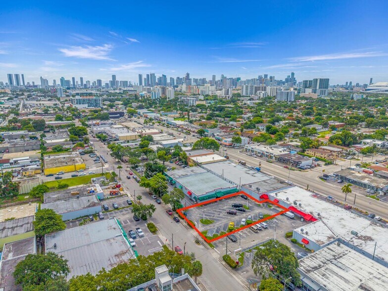 2012 NW 21st st, Miami, FL à vendre - Photo de l’immeuble – Image 3 sur 4