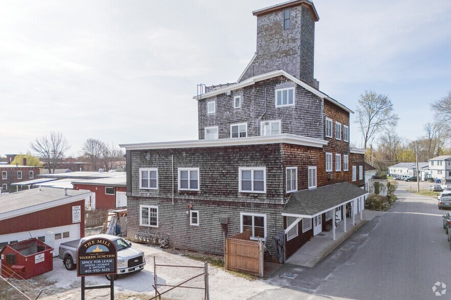 32 Cole St, Warren, RI à louer - Photo de l’immeuble – Image 2 sur 6