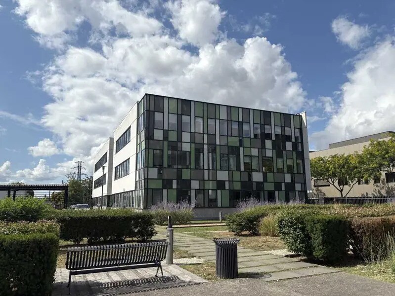 19 Rue Pierre Gilles De Gennes, Lyon à louer Photo de l’immeuble– Image 1 sur 15