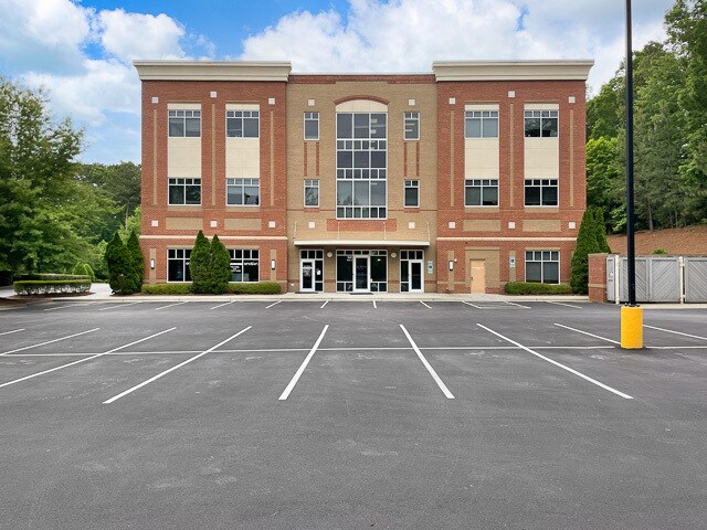 160 MacGregor Pines Dr, Cary, NC à vendre - Photo de l’immeuble – Image 1 sur 45