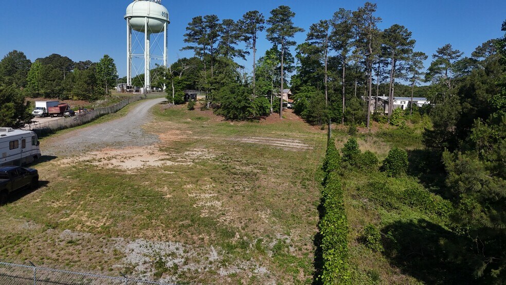 6940 Cokesbury Rd, Holly Springs, NC à louer - Photo de l’immeuble – Image 2 sur 5