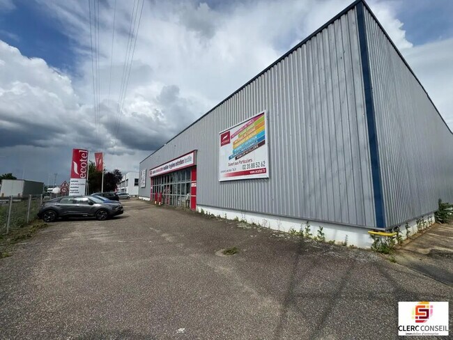 Plus de détails pour Local d'activités à louer