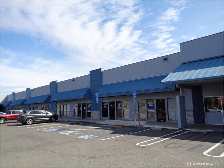 950 Oakdale Rd, Modesto, CA à louer - Photo de l’immeuble – Image 3 sur 4