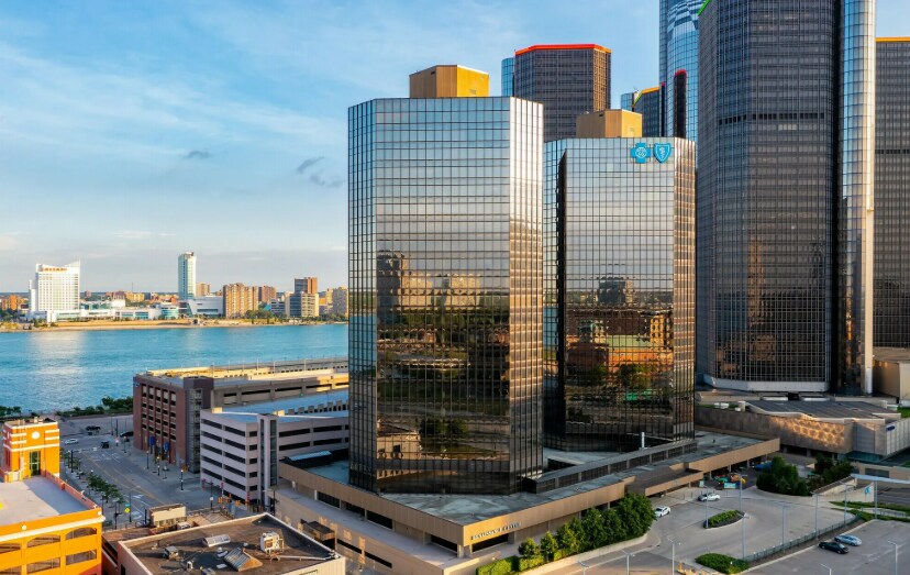 600 Renaissance Ctr, Detroit, MI à louer - Photo de l’immeuble – Image 3 sur 24