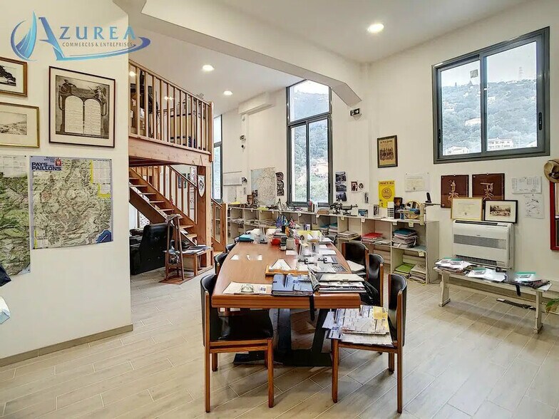 Bureau dans Saint-André-de-la-Roche à vendre - Photo intérieure – Image 2 sur 4