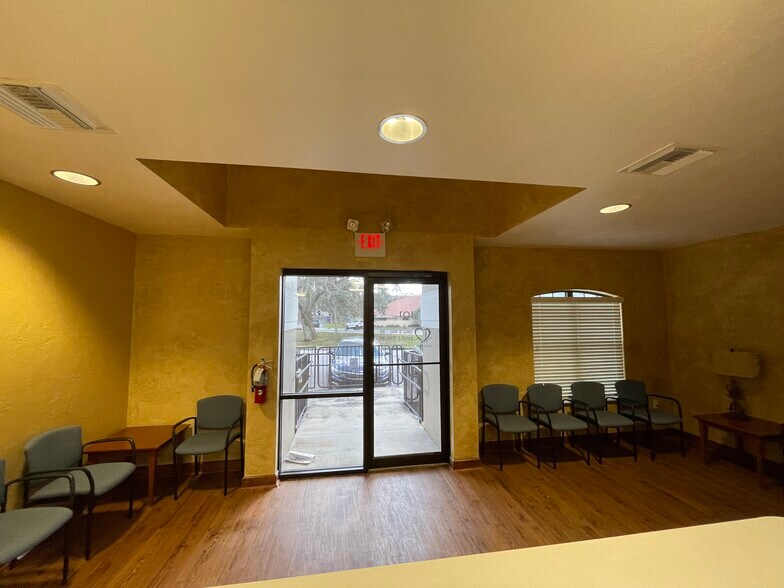 601 E Dixie Ave, Leesburg, FL à louer - Photo intérieure – Image 3 sur 19