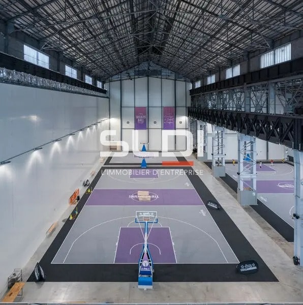 Plus de détails pour Local d'activités à louer