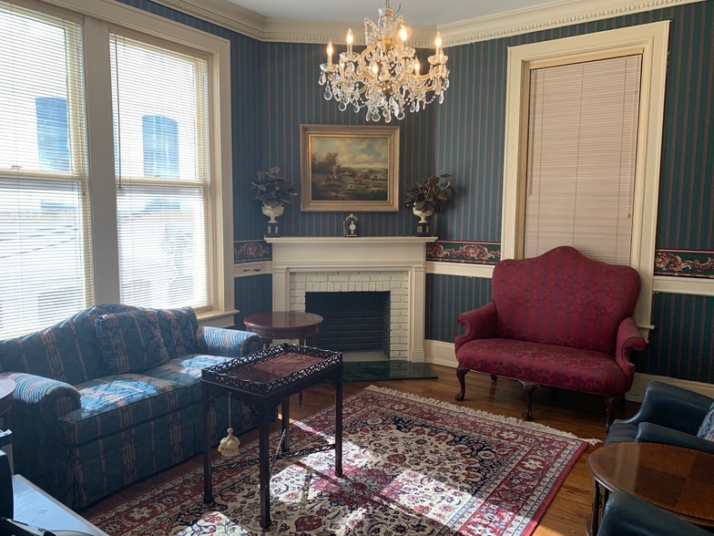 250 E Park Ave, Lake Wales, FL à louer - Photo intérieure – Image 2 sur 18