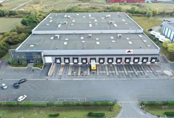 Industriel/Logistique dans Longueil-Sainte-Marie à louer - Photo principale – Image 1 sur 8