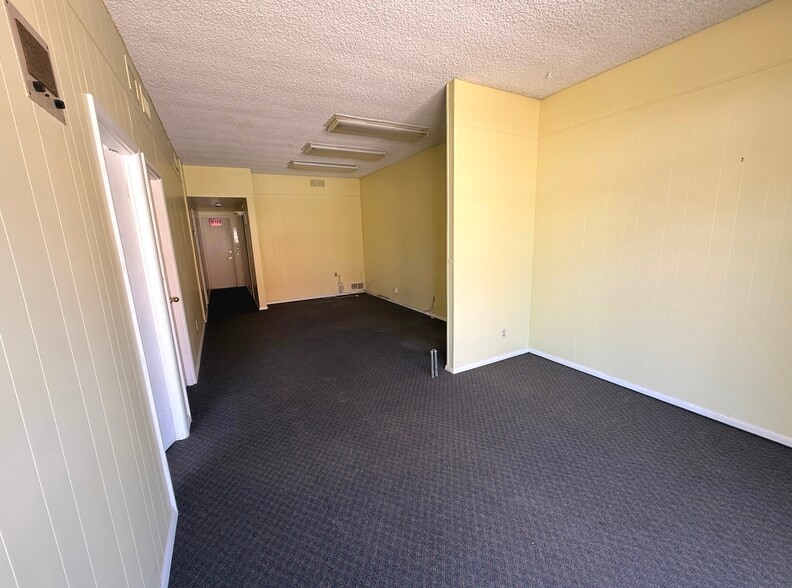430 Oakridge Blvd, Daytona Beach, FL à vendre - Photo intérieure – Image 2 sur 8