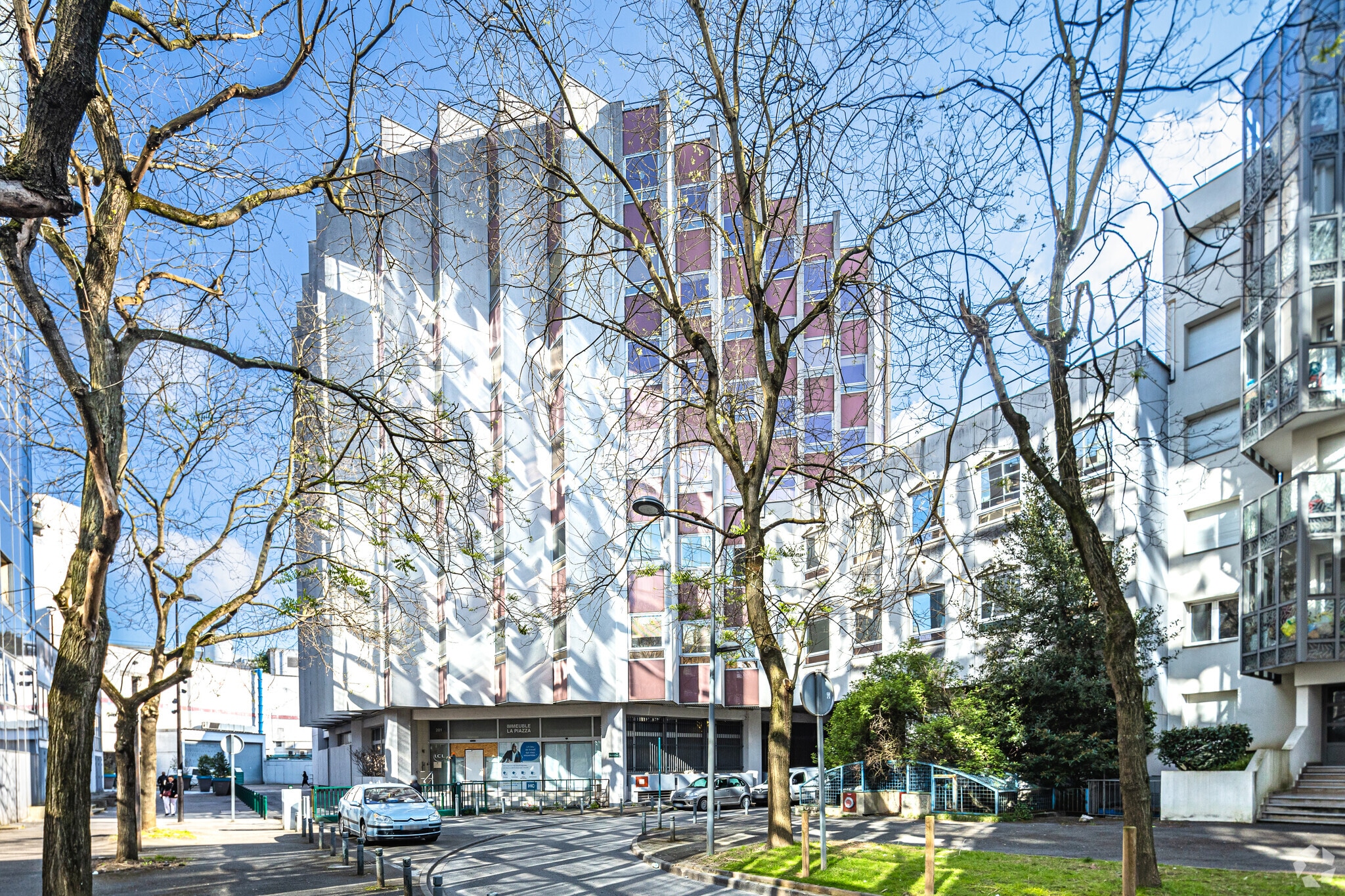 201 Rue De La Piazza, Noisy-le-Grand à louer Photo principale– Image 1 sur 49