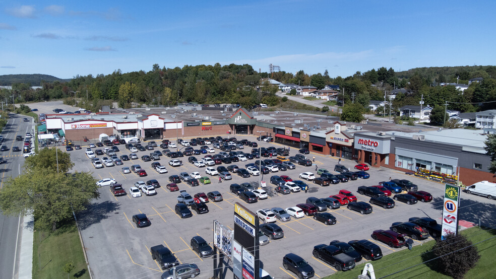 939 Boul Albiny-Paquette, Mont-laurier, QC à louer - Aérien – Image 2 sur 4
