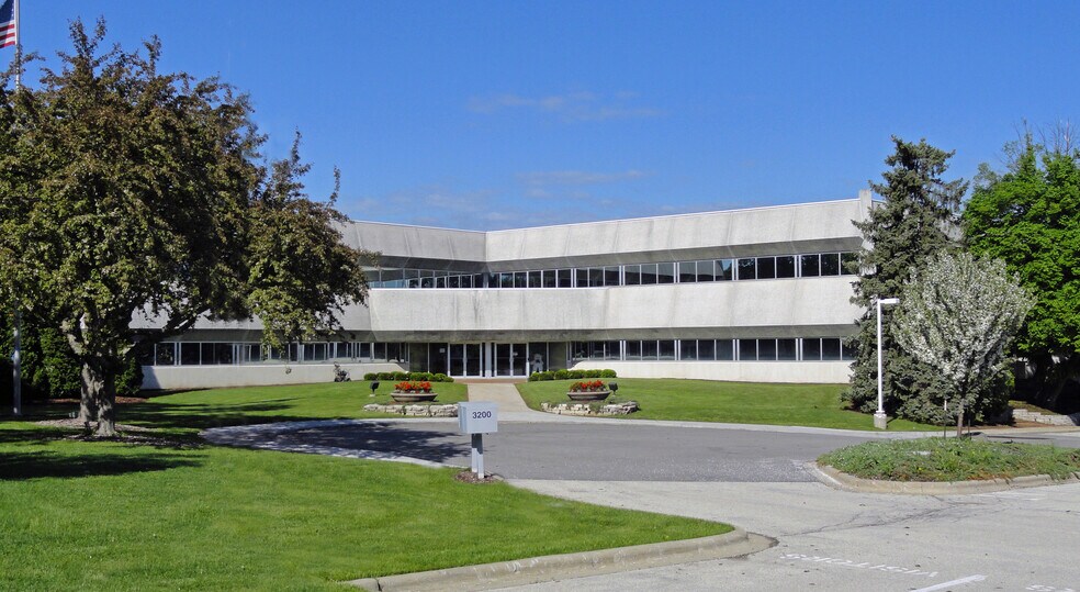 3200 Riverside Dr, Green Bay, WI à vendre - Photo de l’immeuble – Image 2 sur 7