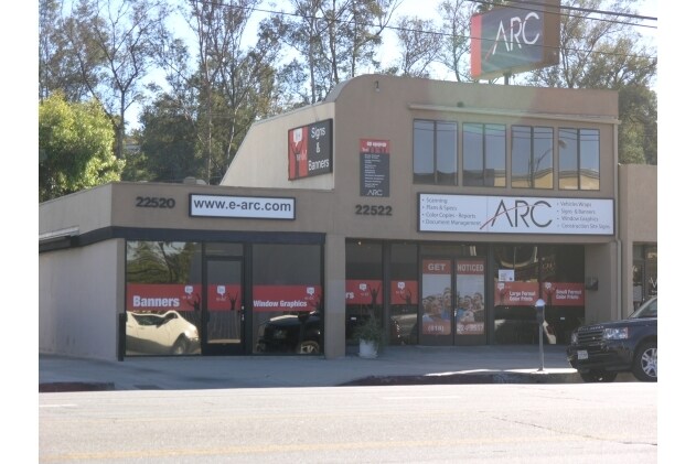 22520-22522 Ventura Blvd, Woodland Hills, CA à louer - Photo de l’immeuble – Image 2 sur 54