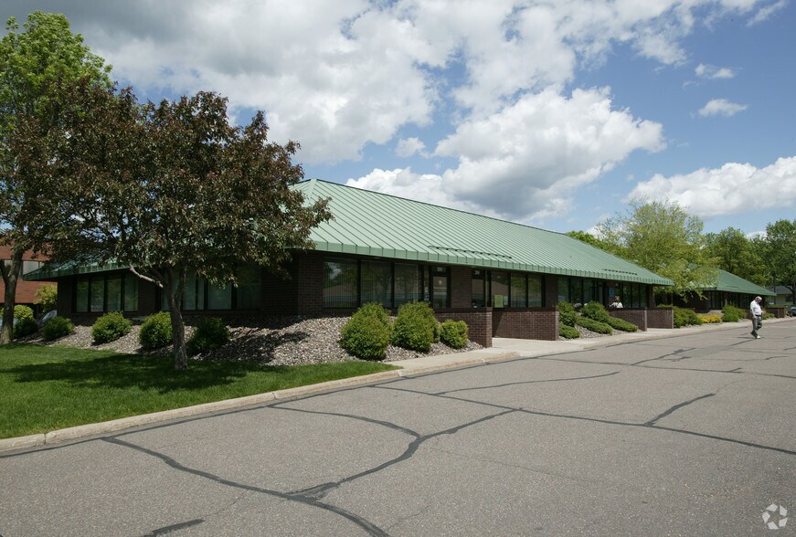 3434 N Lexington Ave, Shoreview, MN à louer - Photo de l’immeuble – Image 2 sur 16